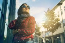 あなたはあご周りのたるみをマフラーで隠していませんか？